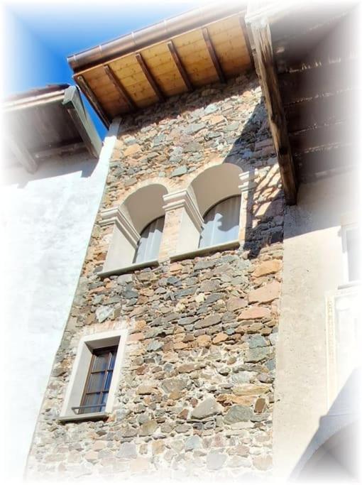 Villa Antica Torre Del Castello Casa Ceresiana à Carabietta Extérieur photo